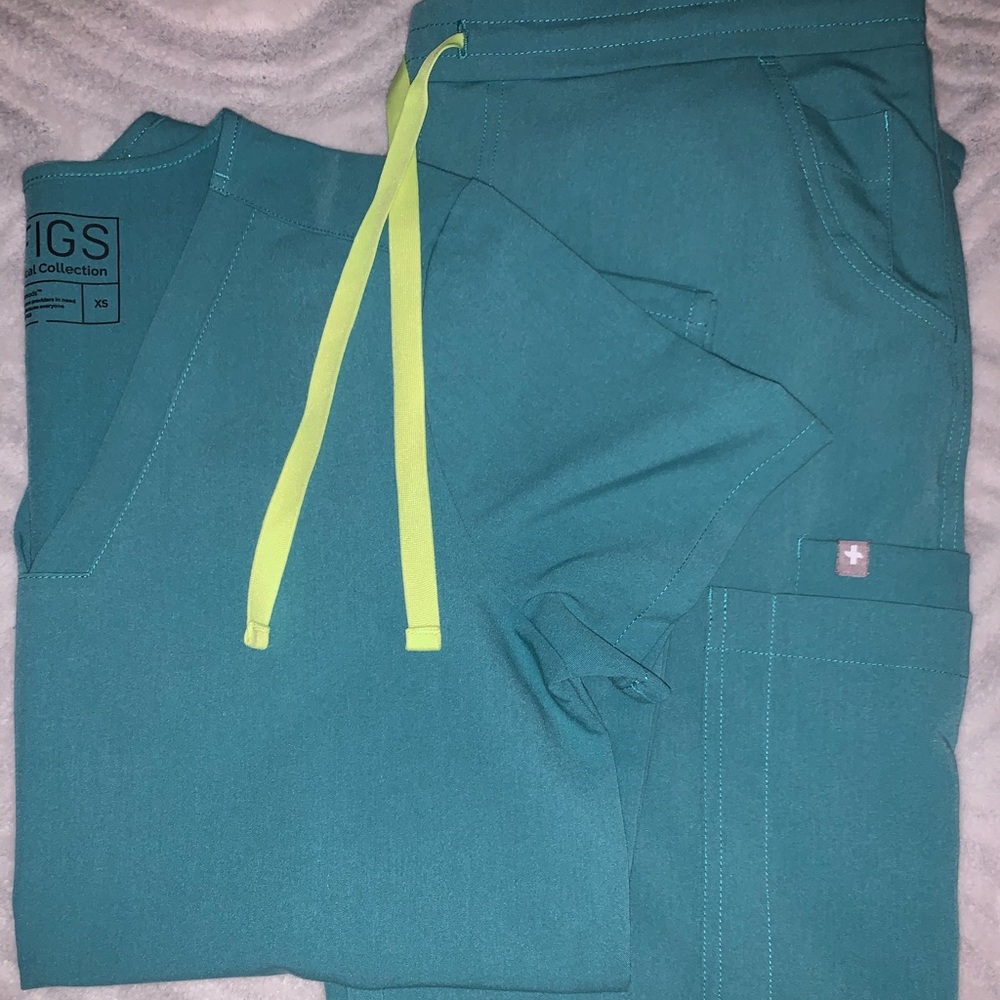 Figs scrubs